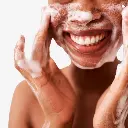 face-wash-vrouw.webp